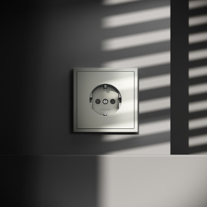 Розетка с З/К и шторками, Сталь, VOLTUM S70 VLS040205