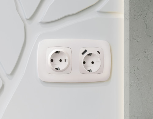 Лицевая панель розетки с З/К и USB зарядкой А+С с шторками, Жемчуг, OMEGA Quant Ambrella Volt OP2100