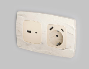 Лицевая панель розетки с З/К и USB зарядкой А+С с шторками, Бежевый матовый, OMEGA Quant Ambrella Volt OP3300