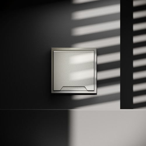 Розетка с З/К, шторками и крышкой, Шелк, S70 Voltum VLS040304