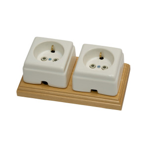 Ретро розетка керамическая с З/К, Белый, Кром Interior Electric РСЗКК/02