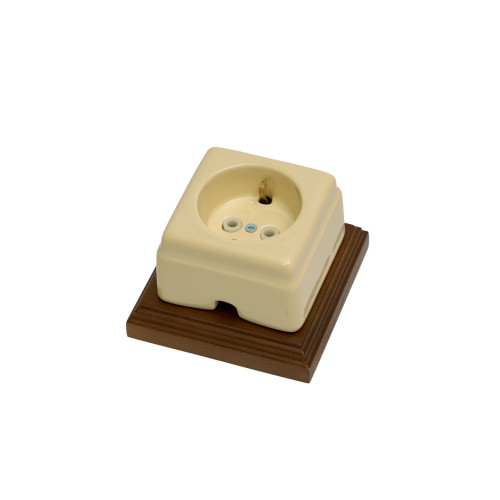 Ретро розетка керамическая с З/К, Слоновая кость, Кром Interior Electric РСЗКК/03