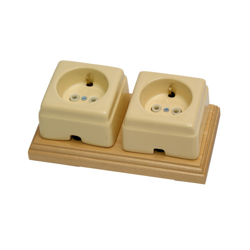 Ретро розетка керамическая с З/К, Слоновая кость, Кром Interior Electric РСЗКК/03