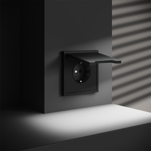 Розетка с З/К, шторками и крышкой, Черный матовый, S70 Voltum VLS040308