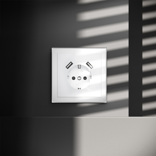Розетка c З/К, шторками и USB зарядкой A+A, Белый глянцевый, S70 Voltum VLS040401