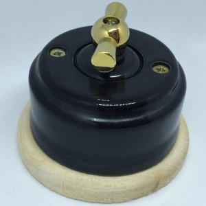 Выключатель керамика 1 кл. проходной(2 положения), подложка береза, черный глянец, ЦИОН В1М-ЧГ