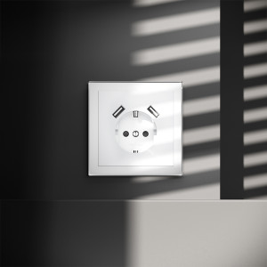 Розетка c З/К, шторками и USB зарядкой A+A, Белый матовый, S70 Voltum VLS040402
