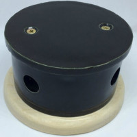 Распаечная коробка D80 из керамики с круглой крышкой, подложка береза, Чёрный глянец, ЦИОН РК-ЧГ1