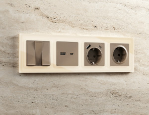 Рамка 3 местная стекло органическое, Бежевый, ALFA Platos Ambrella Volt AF330303