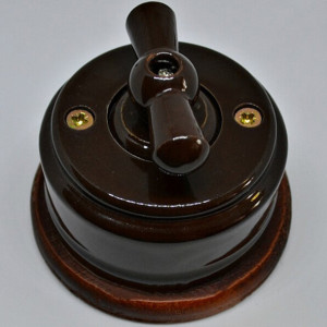 Выключатель керамика 1 кл. проходной(2 положения), подложка вишня, коричневый, ЦИОН В1Б-К