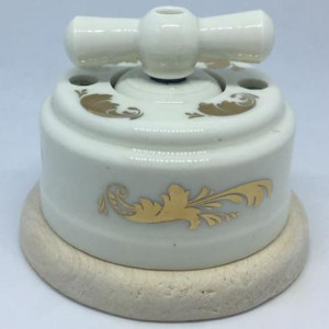 Выключатель керамика 1 кл. проходной(2 положения), подложка береза, золото, ЦИОН В1Б-З