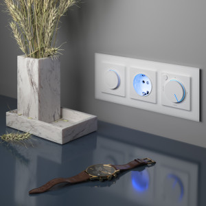 Рамка 3 местная стекло, Белый матовый, Favorit Werkel W0031105