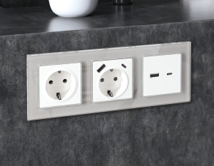 Рамка 3 местная стекло органическое, Серебро, ALFA Platos Ambrella Volt AF330403