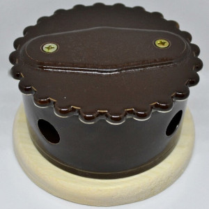 Распаечная коробка D80 из керамики с фигурной крышкой, подложка береза, коричневый, ЦИОН РК-К2