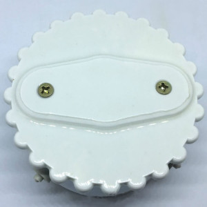 Распаечная коробка D80 с фигурной крышкой, подложка вишня, Слон. кость, ЦИОН РКК-СК2