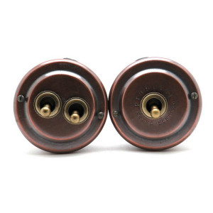 Выключатель тумблерный 2 кл. проходной, металл, Старая медь, Petrucci 303CUPO