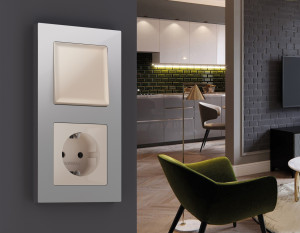 Рамка 5 местная пластик, Серебро глянец, ALFA Techno Ambrella Volt AF220405