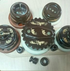 Распаечная коробка D80 с фигурной крышкой, подложка вишня, магия золота, ЦИОН РКК-МЗ2