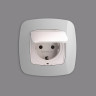 Лицевая панель розетки с З/К с крышкой и шторками, герметичная IP44, Жемчуг, OMEGA Quant Ambrella Volt OP2080