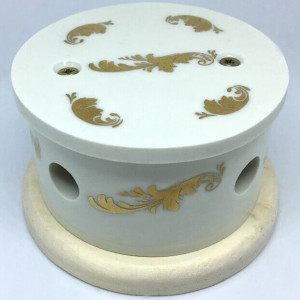 Распаечная коробка D80 из керамики с круглой крышкой, подложка береза, золото, ЦИОН РКД-З1