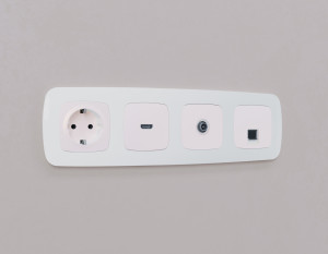 Лицевая панель розетки комп. с шторками RJ45 Cat. 6, Жемчуг, OMEGA Quant Ambrella Volt OP2120
