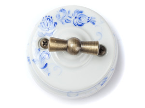 Выключатель фарфоровый поворотный на 2 положения проходной, Гжель, Salvador OP11WT.GZ