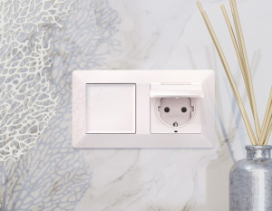 Рамка 3 местная пластик, Жемчуг, ALFA Line Ambrella Volt AF110203