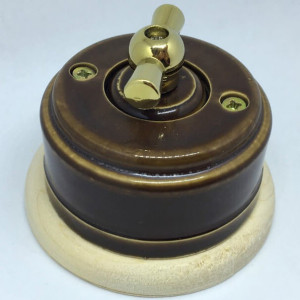 Выключатель керамика 2 кл. (4 положения), подложка береза, карамель, ЦИОН В2М-КАР