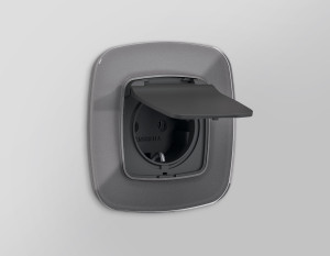 Лицевая панель розетки с З/К с крышкой и шторками, герметичная IP44, Графит Мягкое касание, OMEGA Quant Ambrella Volt OP9080