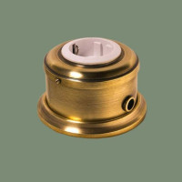 Ретро розетка латунь с З/К и шторками, светлая латунь, ДИП-200 Romatti L213-8-16