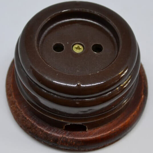 Ретро розетка из керамики, подложка вишня, коричневая, ЦИОН  РП1-К
