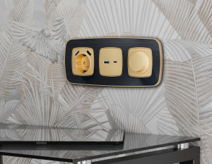 Рамка 3 местная стекло органическое, Черный\Шампань, OMEGA Coint Ambrella Volt OF640543