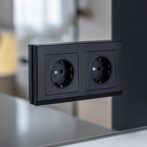 Розетка с З/К безвинтовой зажим, Черный матовый, Werkel W1171308