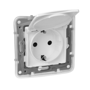 Розетка с З/К с крышкой, герметичная IP44, белый, Etika Legrand 672232