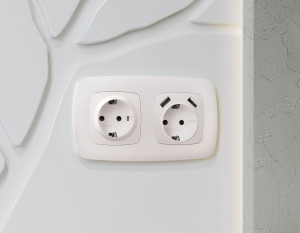 Лицевая панель розетки с З/К и USB зарядкой А+А с шторками, Жемчуг, OMEGA Quant Ambrella Volt OP2090