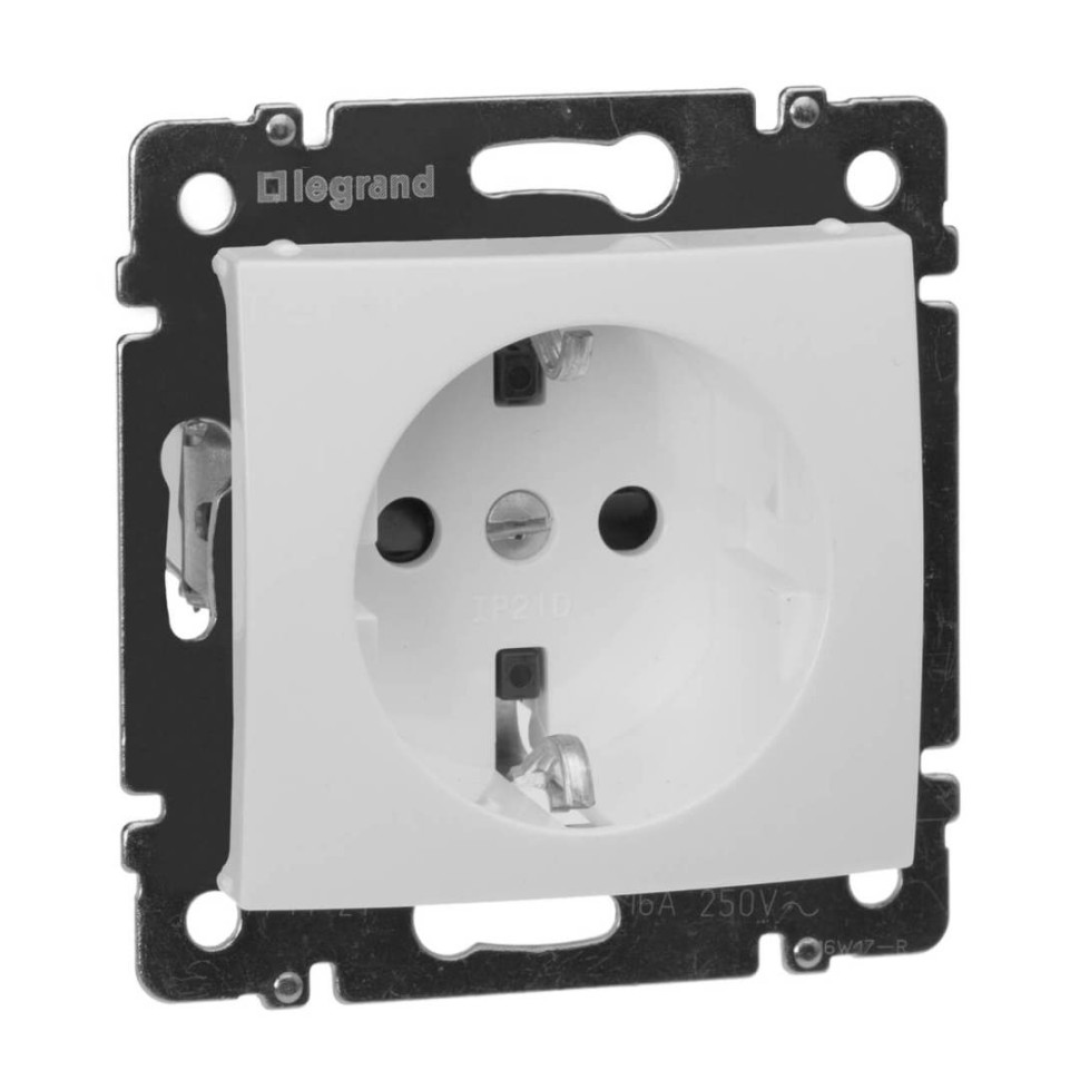 Розетка с З/К со шторками, белый, Valena Classic Legrand 774421 Розетка с З/К со шторками, белый, Valena Classic Legrand 774421