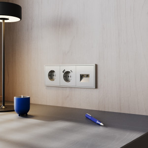Розетка c З/К, Шелк, Voltum S70 VLS040104